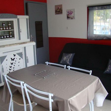 Studio/Gîte Les Papillons Lablachère Extérieur photo